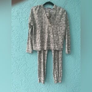 Skinnygirl Green Star Jogger Set, Pants XS, Top Small